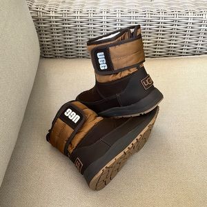 Ugg boots, brown, size 1 (little boy), worn for one week